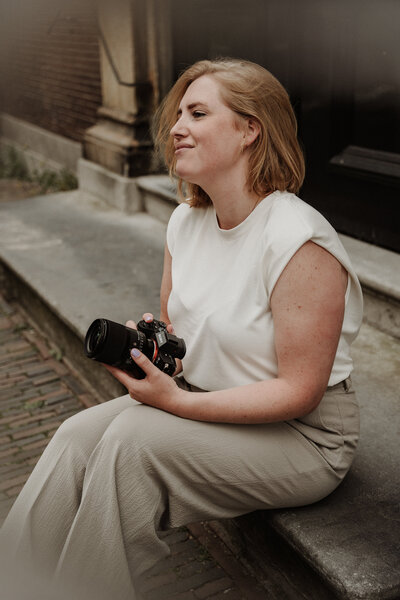 Ik ben Mandy de Jager en ik ben bruidsfotograaf.