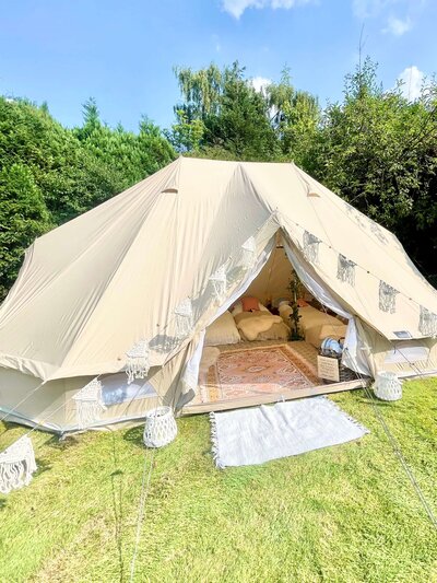 Glamping party Emperor tent