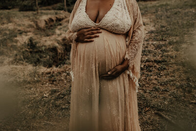 Maternity session at sunset at Valley Garden Park in Wilmington Delaware