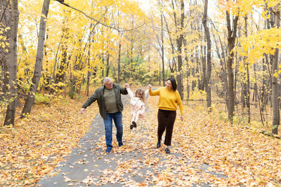 fall-family-photo-maple-grove-with-kids