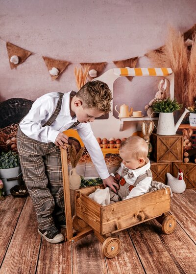 Pasen mini fotoshoot twee kinderen