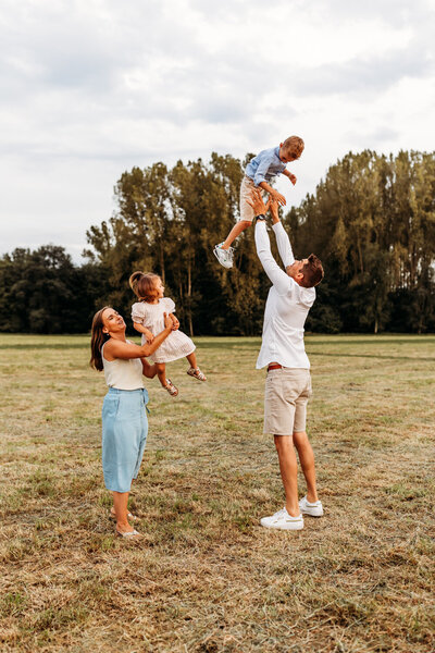 Lifestyle newborn- en gezinsfotograaf omgeving Heist-op-den-Berg, Lier, Mechelen, Aarschot, Werchter, Rotselaar, Leuven, Herentals,...