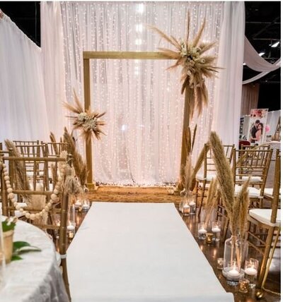 Bliss 2021 Gold 2-Legged Arch with Faux Flowers