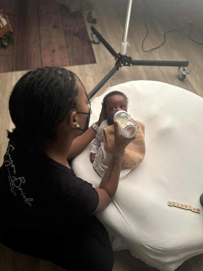 behind the scenes of Charleston maternity photoshoot