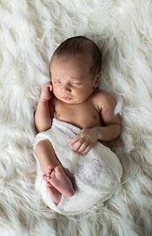 Newborn photography in Minnesota, Twin Cities. link to view our newborn baby photography