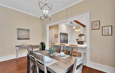 Dining room seating for 6 in this 3-bedroom, 2-bathroom vacation rental home near the Silos and Baylor in Waco, TX