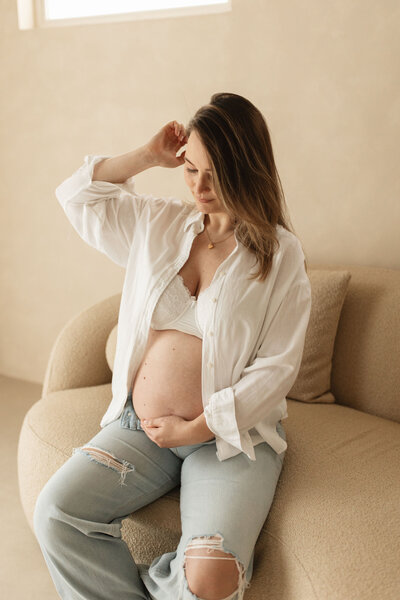 Zwangerschap fotoshoot outdoor op de heide door Maud van den Heuvel Photography