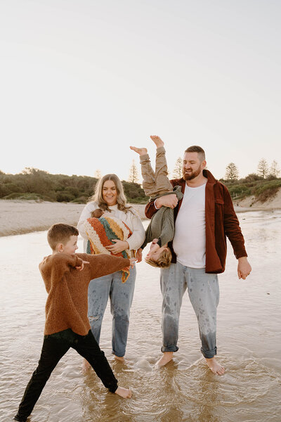 Newcastle maternity family photographer sunrise bar beach