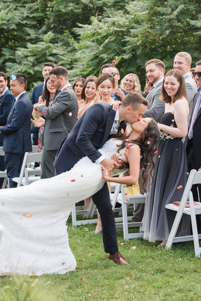 dip during wedding