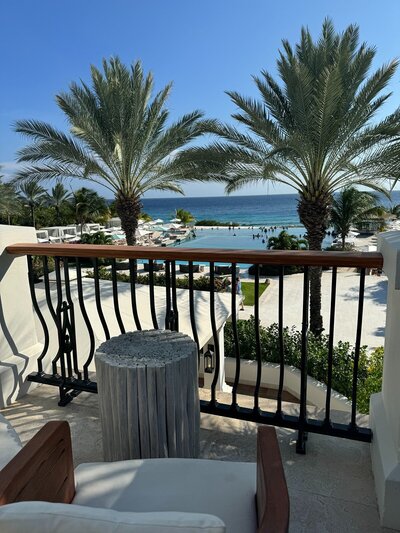 caribbean-balcony-poolside