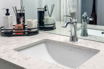 427-50 Lakebreeze main bath (3)