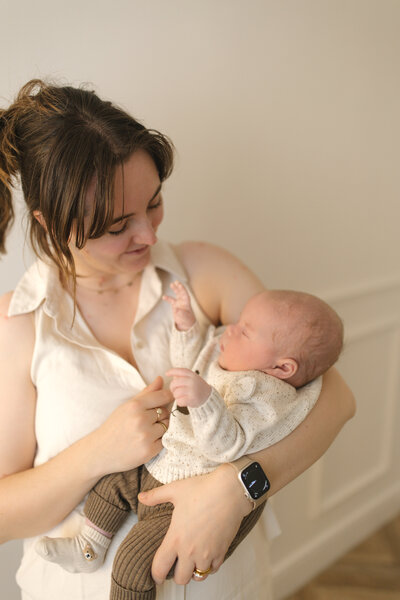 Newborn photography session in Kent by Abigail Scarfe
