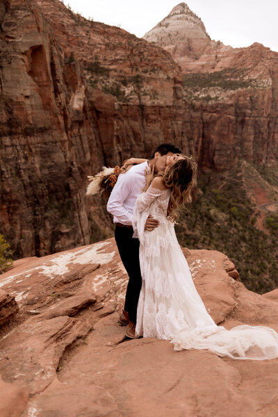 couple holding each others hands