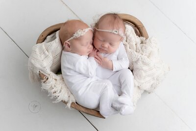 Knoxville newborn photographer, newborn portraits Knoxville, newborn baby photography near me Knoxville