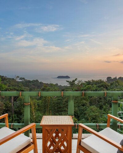 single-parent-family-trip-costa-rica-balcony