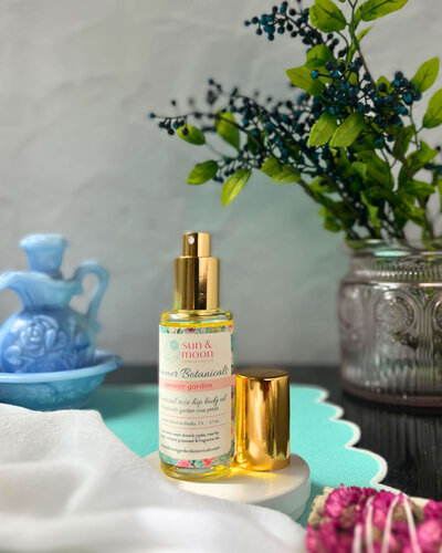 sun-and-moon-garden-botanicals-summer-garden-body-oil-2