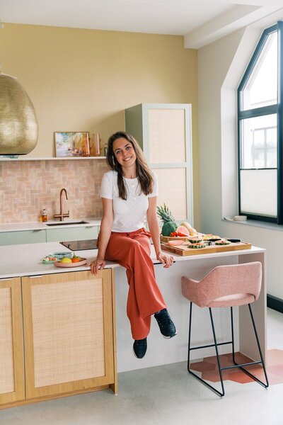 Samen met jou ga ik opzoek naar oplossingen voor het kritisch eetgedrag van jouw kind. Of we kijken waar al die buikpijnen toch vandaan komen? Misschien lust jouw kindje alleen meer pasta? Ook dan gaan we samen op zoek naar oplossingen. Kortom ik ben er om jullie als gezin te helpen met gezonde voeding.