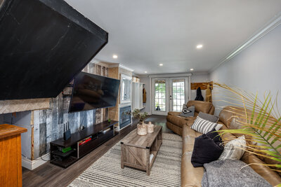 126 Pine Point family room (3)