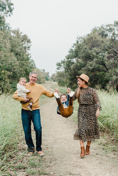 Dallas Family Photographer + Newborn Photographer - Lindsay Davenport Photography - Stephanie R October 2020 Mini-8