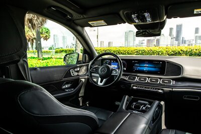 mercedes-maybach-gls-600-kalahari-gold-black-for-rent-in-miami-014