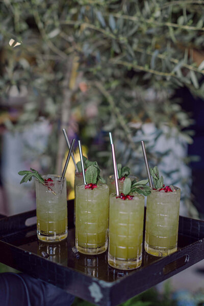 6 cocktails
