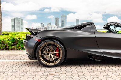 mclaren-720s-spider-convertible-black-for-rent-in-miami-006