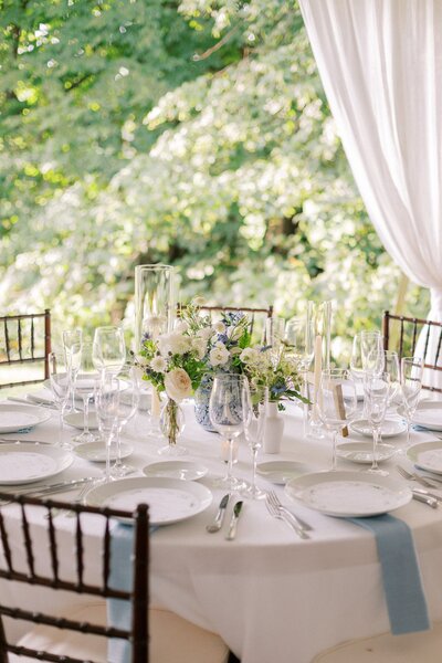 Wedding tablescape Blithewold Mansion