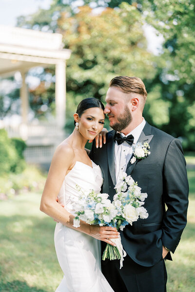 Modern and chic spring wedding at a Historic Mansion with Water Views | Glen Foerd on the Delaware | Philadelphia PA | Denise Marie Photography | Editorial Wedding Photographer based in Philadelphia PA