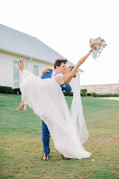 South Texas Wedding Photography | Jenny King Photography | Serving Victoria, Austin, San Antonio, Houston, Destinations