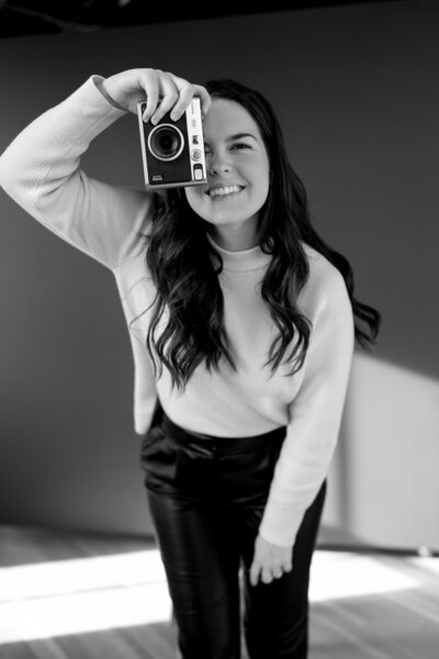 Ilderina is an Iowa wedding and family photographer