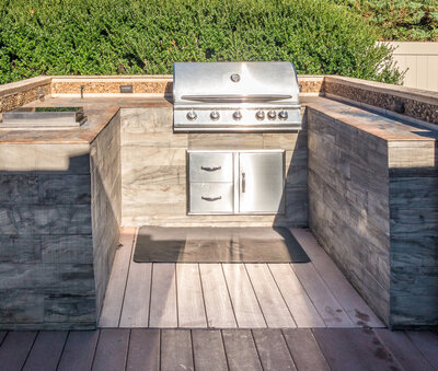 Outdoor kitchen