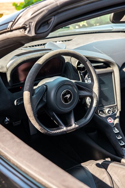 mclaren-720s-spider-convertible-black-for-rent-in-miami-022