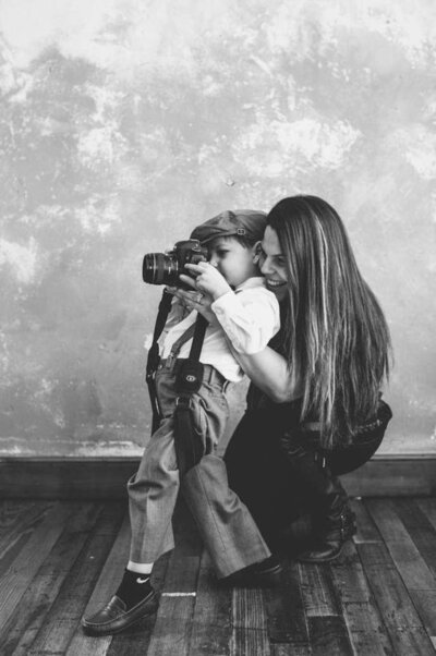 Rita showing a client photos