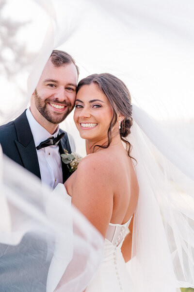 Connecticut couple kissing
