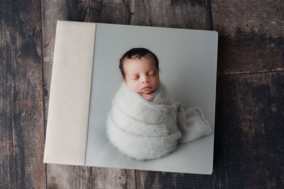 Album_teal_newborn_front_cover_website