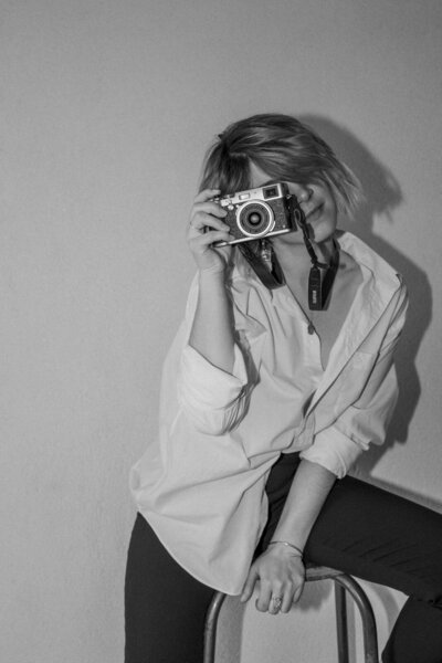 portrait of sidonie vidal, french wedding photographer