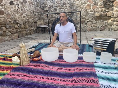 Puerta Al Corazon offers magnet therapies, Gong therapy, ancestral sounds, bioenergetic adjustment massages, muscle adjustment, relaxation. and yoga