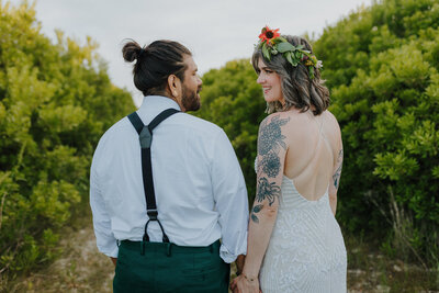 lancaster pa wedding photography wedding photography poses candid wedding photos bride and groom wedding portraits ideas wedding photos in gardens photo by Emily Avila, the anti-awkward, fun-loving, love-affirming wedding photographer of Central Pennsylvania