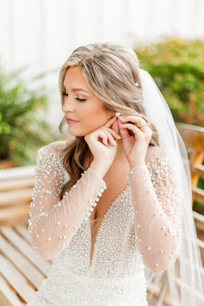 bride and groom portraits