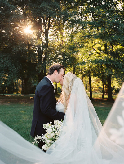 Real moments between couples during their wedding day