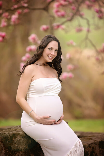 pregnancy photo shoot captured by nj maternity photographer  session done in Hunderton