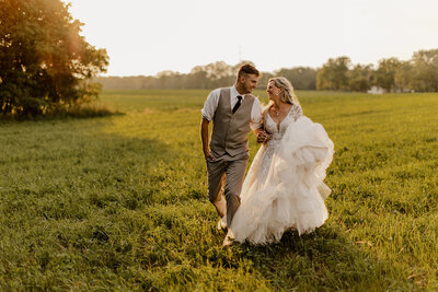 ohio-virginia-best-wedding- elopement-candid-golden-hour-sunset-photographer-grand-lake-saint-marys-ohio-celina-wapakoneta-haley-givens-clark-photography-best-authentic-real-roanoke-lexington-columbus-cincinnati-lima-indianapolis-best-inspo-429