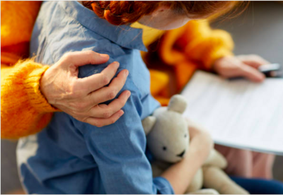 Paciente infantil haciendo terapia