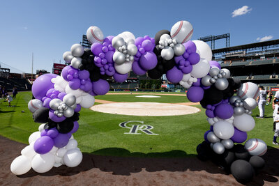 We design your event with Balloon Garands, Garlands to go, Big Balloons, Balloon Columns, Balloons arches , Balloon wall. | Fun Balloons