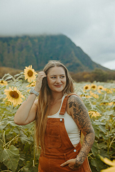 woman at makapuu point