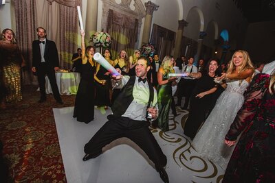 florida-reception-guy-dancing