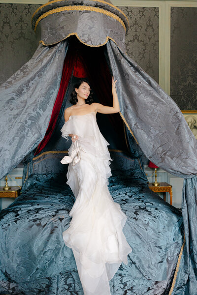 Wedding portrait of the bride and groom at the Dallas Arboretum