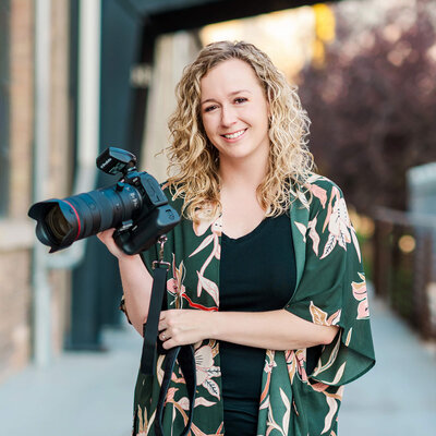 Portrait of Utah headshot and senior photographer Sara Vaz Photography.