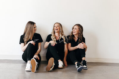 Deetox Skin & Laser is a premier North Carolina med spa serving Burlington and Chapel Hill. We specialize in injectables, BBL/Moxi Laser, Laser Hair Reduction, Microneedling, SkinPen, Virtue RF, PRP, and more! 