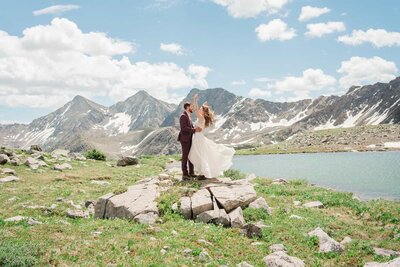 Experience the beauty of an intimate wedding in the Colorado Mountains with Samantha Immer Photography. Professional and personalized wedding photography services capturing your love story with authenticity and natural light.